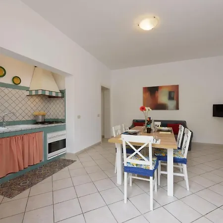 Casavacanzeaurora Apartment