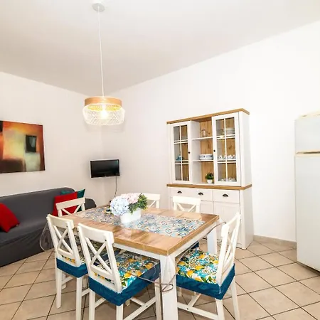 Appartement Casavacanzeaurora *