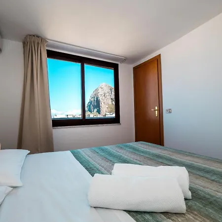 Appartement Casavacanzeaurora *